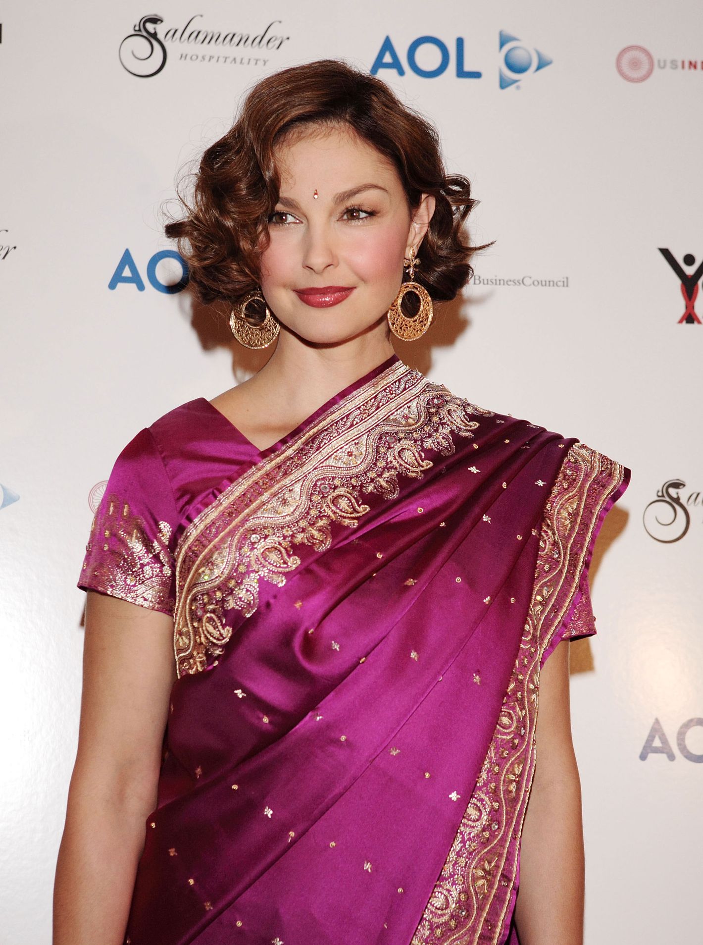 Selena Gomez and Other Bindi-Loving Celebrities