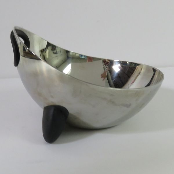 WetNoz Dog Bowl