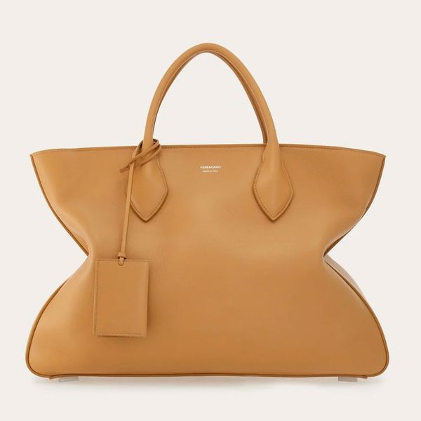 Top 40 best designer purse brands for women 2022 | Classy and affordable -  Briefly.co.za