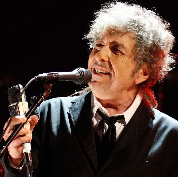 HOLLYWOOD, CA - JANUARY 12: Musician Bob Dylan performs onstage during the 17th Annual Critics' Choice Movie Awards held at The Hollywood Palladium on January 12, 2012 in Los Angeles, California. (Photo by Christopher Polk/Getty Images for VH1)