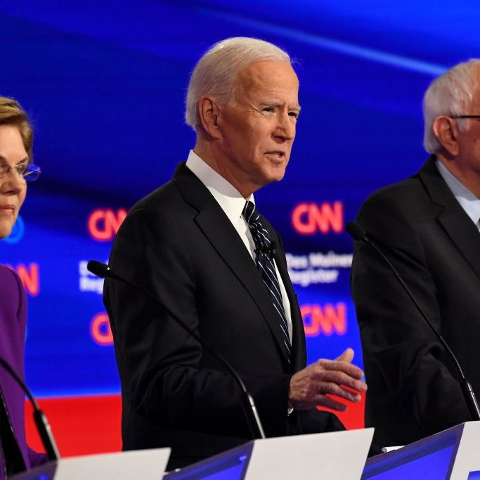 Democratic presidential hopefuls Massachusetts Senator Elizabeth Warren (L), former Vice President Joe Biden (C) and Vermont Senator Bernie Sanders participate of the seventh Democratic primary debate of the 2020 presidential campaign season co-hosted by CNN and the Des Moines Register at the Drake University campus in Des Moines, Iowa on January 14, 2020. (Photo by Robyn Beck / AFP) (Photo by ROBYN BECK/AFP via Getty Images)