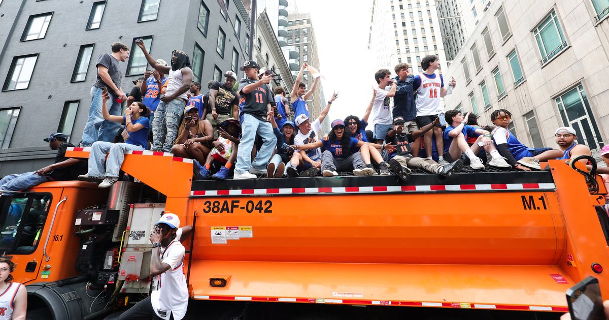 Knicks oslavují vítězství: Živé záběry z největší party v centru New Yorku