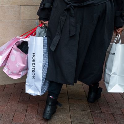 US Retail Sales Unexpectedly Rise In Solid Start To Holidays