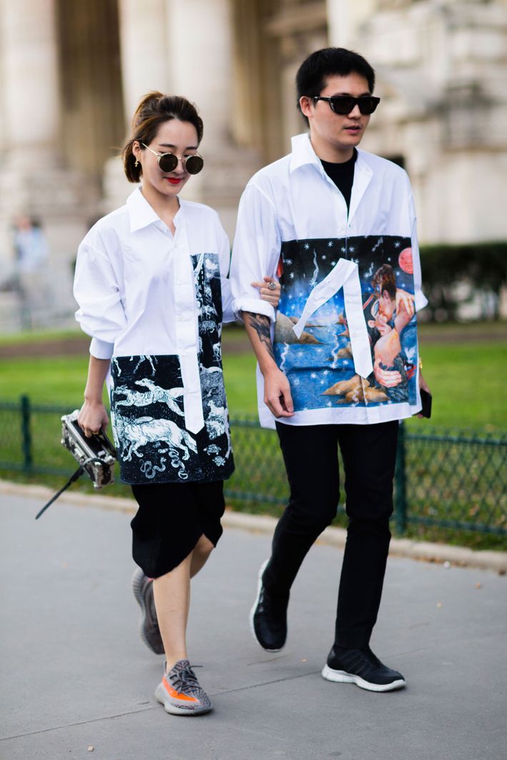 prada kissing shirt