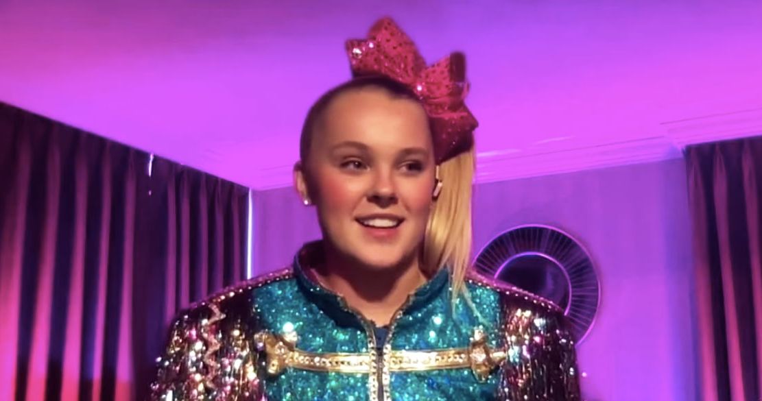 Jojo Siwa Girlfriend Jojo Siwa Confirms She S Dating Mark Bontempo In Tiktok Video People Com