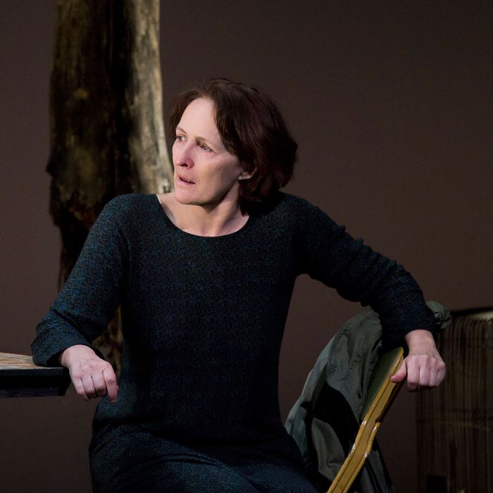 Fiona Shaw in The Testament of Mary By Colm T?ib?n Directed by Deborah Warner.