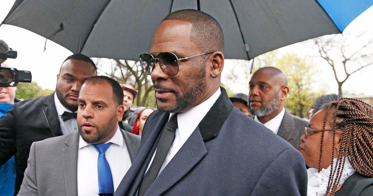 新書中詳述了 R. Kelly 的 8 個令人不安的啟示