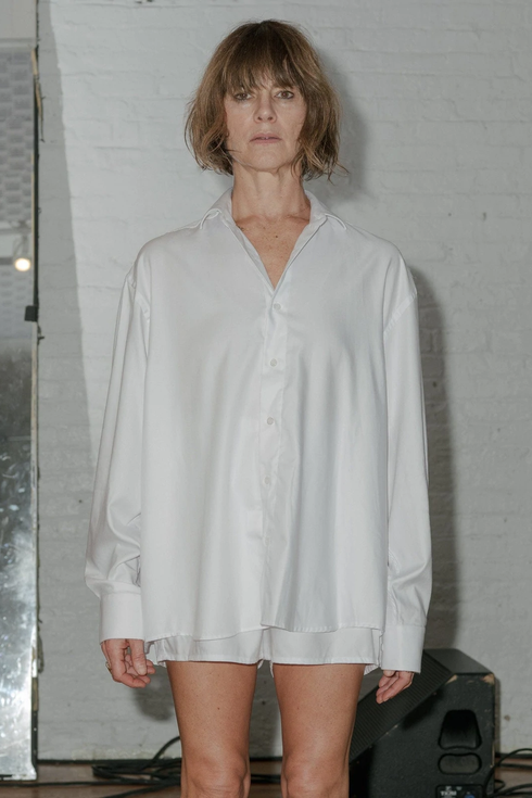 label Prehistoric display 14 Best White Button-down Shirts for Women 2023 | The Strategist
