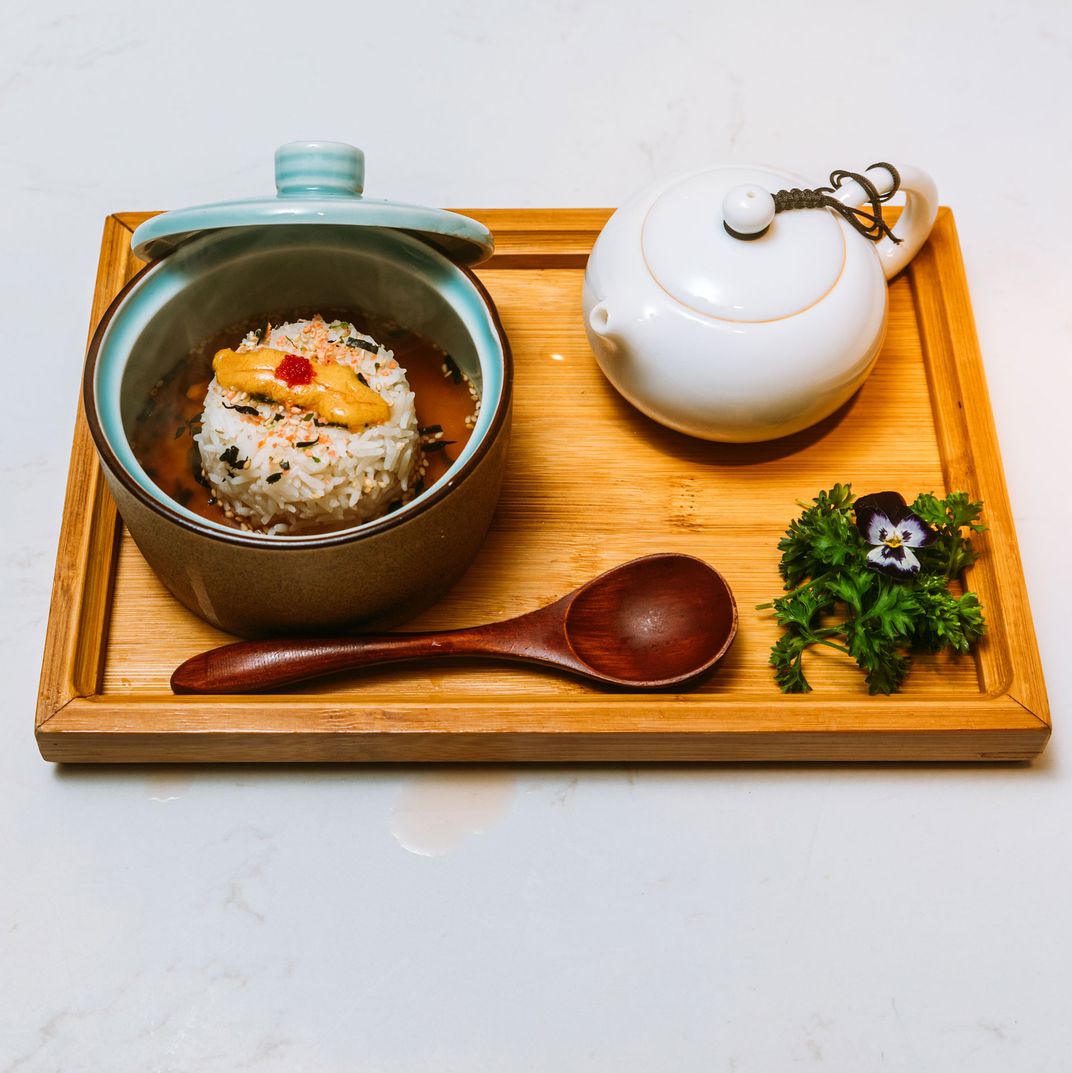 Pu’erh-tea-soaked rice with sea urchin.