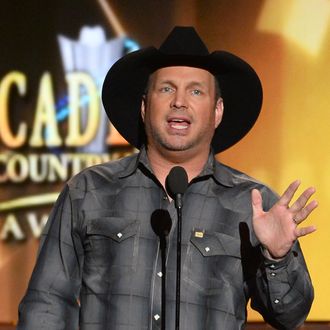 LAS VEGAS, NV - APRIL 06: Singer/songwriter Garth Brooks speaks onstage during the 49th Annual Academy Of Country Music Awards at the MGM Grand Garden Arena on April 6, 2014 in Las Vegas, Nevada. (Photo by Ethan Miller/Getty Images)