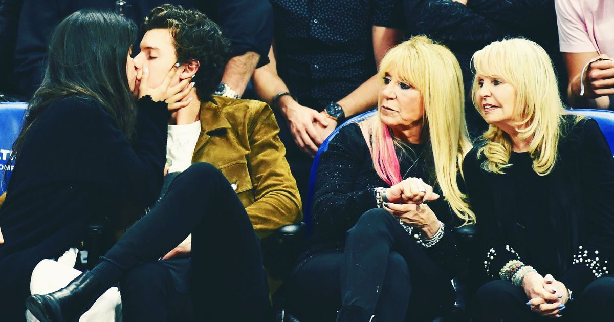 Camila Cabello & Shawn Mendes Kiss at Clippers Game [Photos]