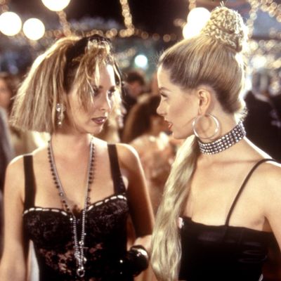 REUNIÃO DE ROMY E MICHELE NO ENSINO MÉDIO, Lisa Kudrow, Mira Sorvino, 1997, (c)Buena Vista Pictures/cou