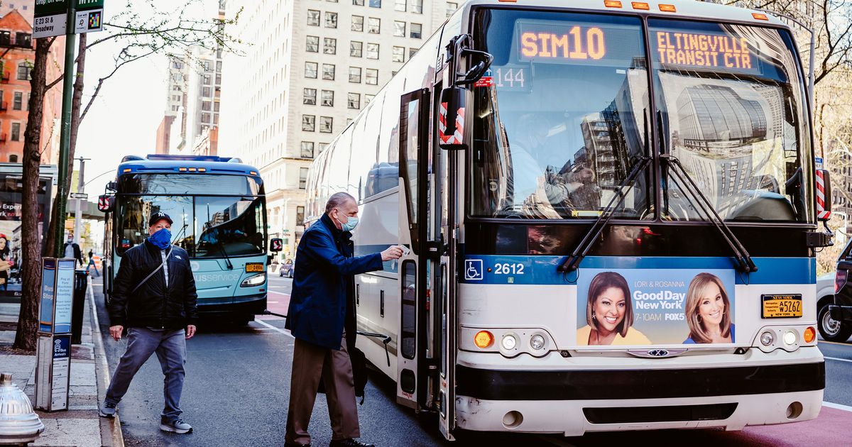 Faster Buses on 5th Avenue? Not if Business Leaders Get Their Way