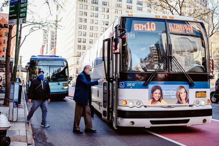 How To Ride The Bus In Barcelona