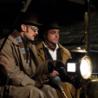 (L-r) JUDE LAW as Dr. James Watson and ROBERT DOWNEY JR. as Sherlock Holmes in Warner Bros. Pictures’ and Village Roadshow Pictures’ action adventure mystery “SHERLOCK HOLMES: A GAME OF SHADOWS,” a Warner Bros. Pictures release.