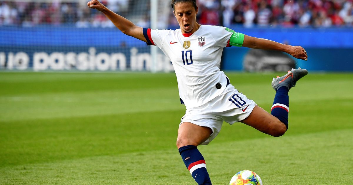 Carli Lloyd Makes 55-Yard Field Goal