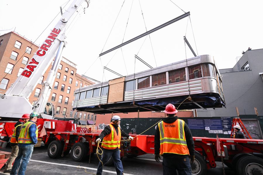 Watch the Wythe Diner Get Lifted Out of Williamsburg