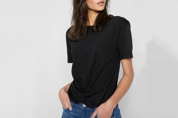 7 for All Mankind Knotted Front Tee in Black
