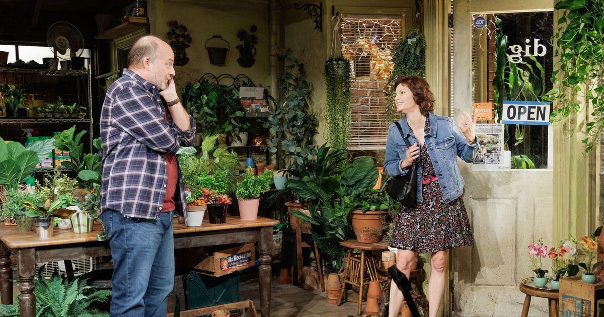 Theater Review: Theresa Rebeck's 'Dig' - Vimarsana News