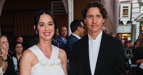 Justin Trudeau and Katy Perry Are Having a PDA-Filled Summer
