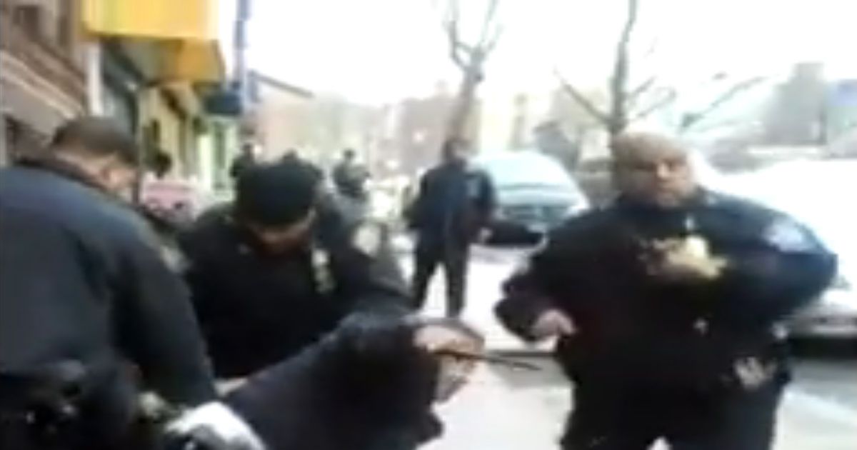 Nypd Investigating Cops Seen Beating A Man In Video 5312