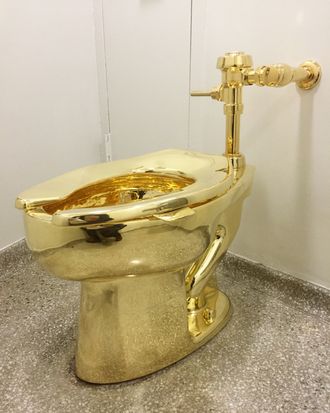 trumps bathroom