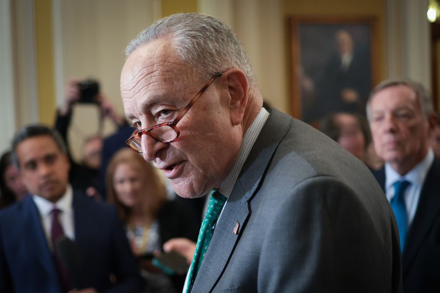 Schumer Goes on Offense: ‘I Should Be the Leader’