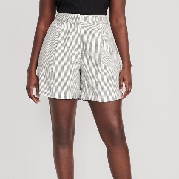 Old Navy Extra High-Waisted Striped Taylor Trouser Shorts for Women