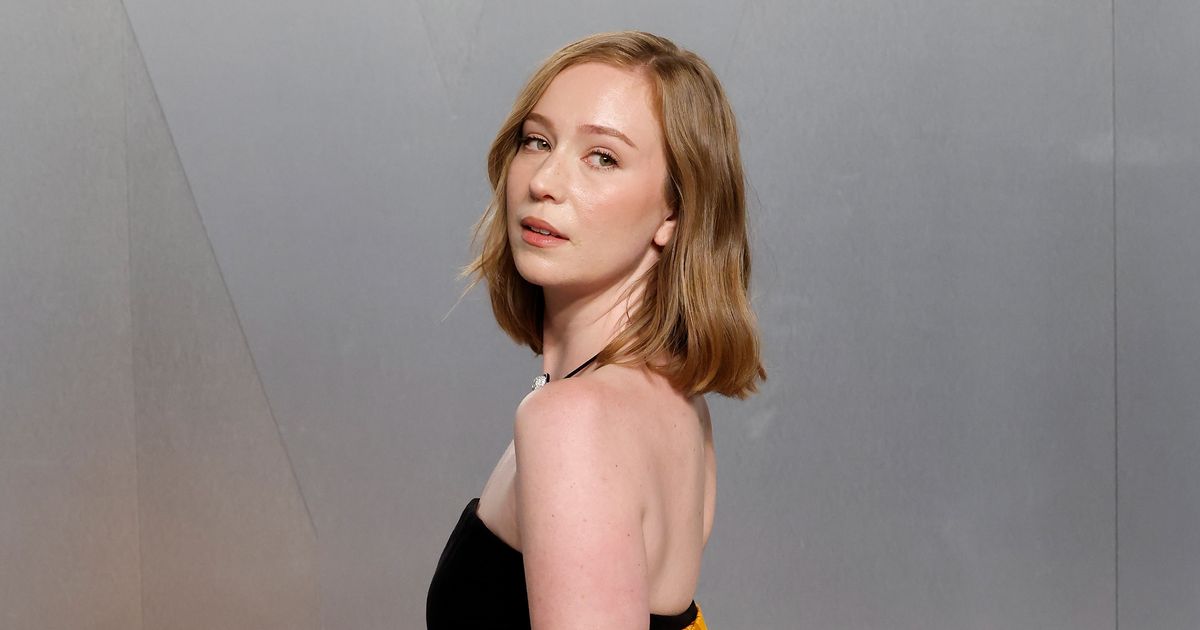 Hannah Einbinder Says AI Creators Are ‘Losers' By Jennifer Zhan , a Vulture social editor who also covers music, TV, and online culture