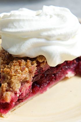 CRUST: 3.5
"It looks like almost more of a crumble."
FILLING: 3
"I'm pretty sure it's made with dried cherries; I guess this time of year, I was expecting fresh. I'm a little disappointed."
COMFORT FACTOR: 3
"It's serviceable."
TOTAL POINTS: 9.5