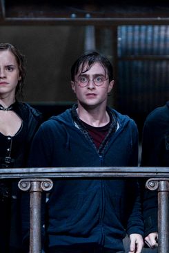 (L-r) EMMA WATSON as Hermione Granger, DANIEL RADCLIFFE as Harry Potter and RUPERT GRINT as Ron Weasley in Warner Bros. Pictures’ fantasy adventure “HARRY POTTER AND THE DEATHLY HALLOWS – PART 2,” a Warner Bros. Pictures release.
