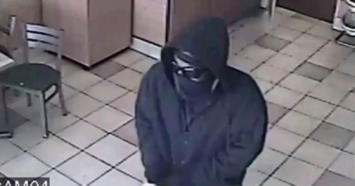 ‘Butcher Knife Bandit’ Robs His 7th Fast-Food Joint in Queens