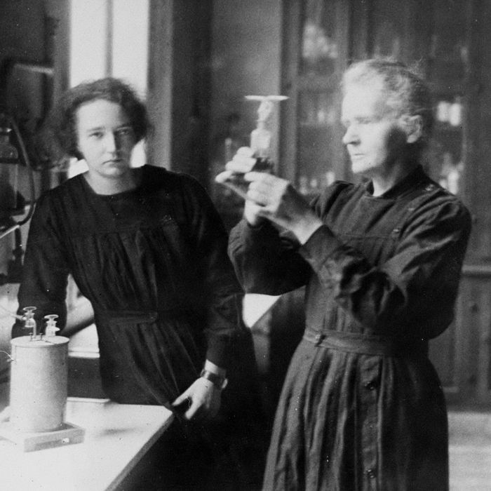 FRANCE - JANUARY 09: Scientist Marie Curie and daughter, Irene, working in the radium laboratory in Paris. (Photo by NY Daily News Archive via Getty Images)