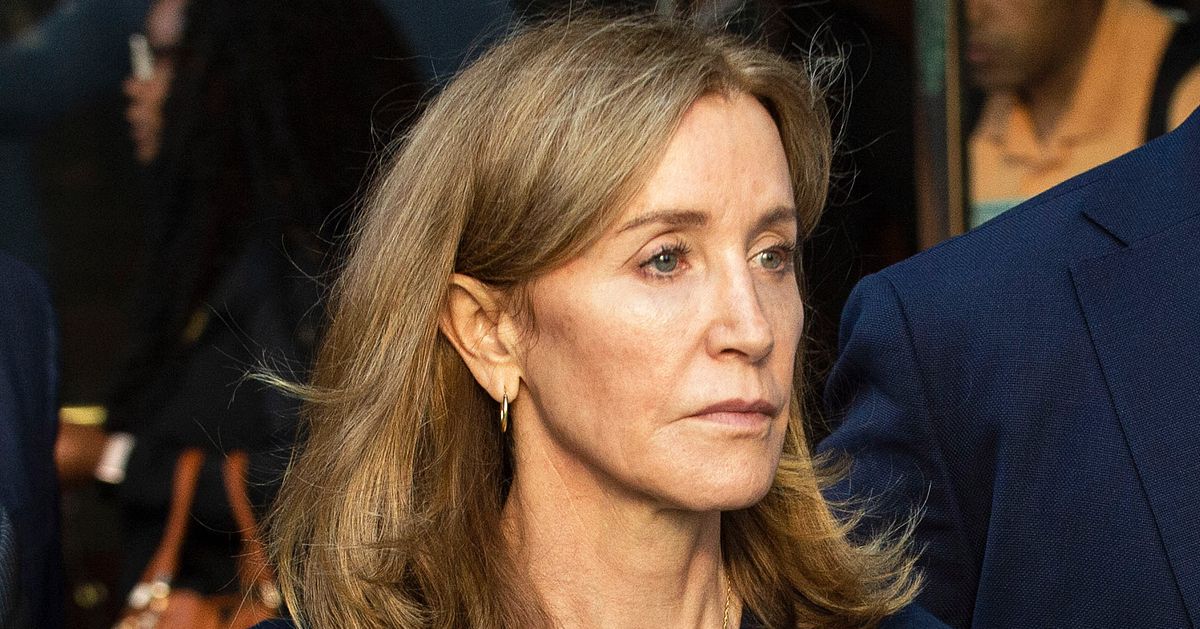 菲麗西蒂霍夫曼 (Felicity Huffman) 提前一 (1) 天出獄