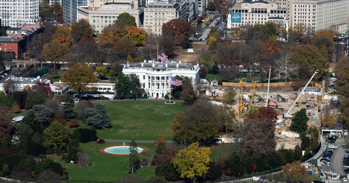 Trump Is Fighting With Architect Over His Too-Big Ballroom