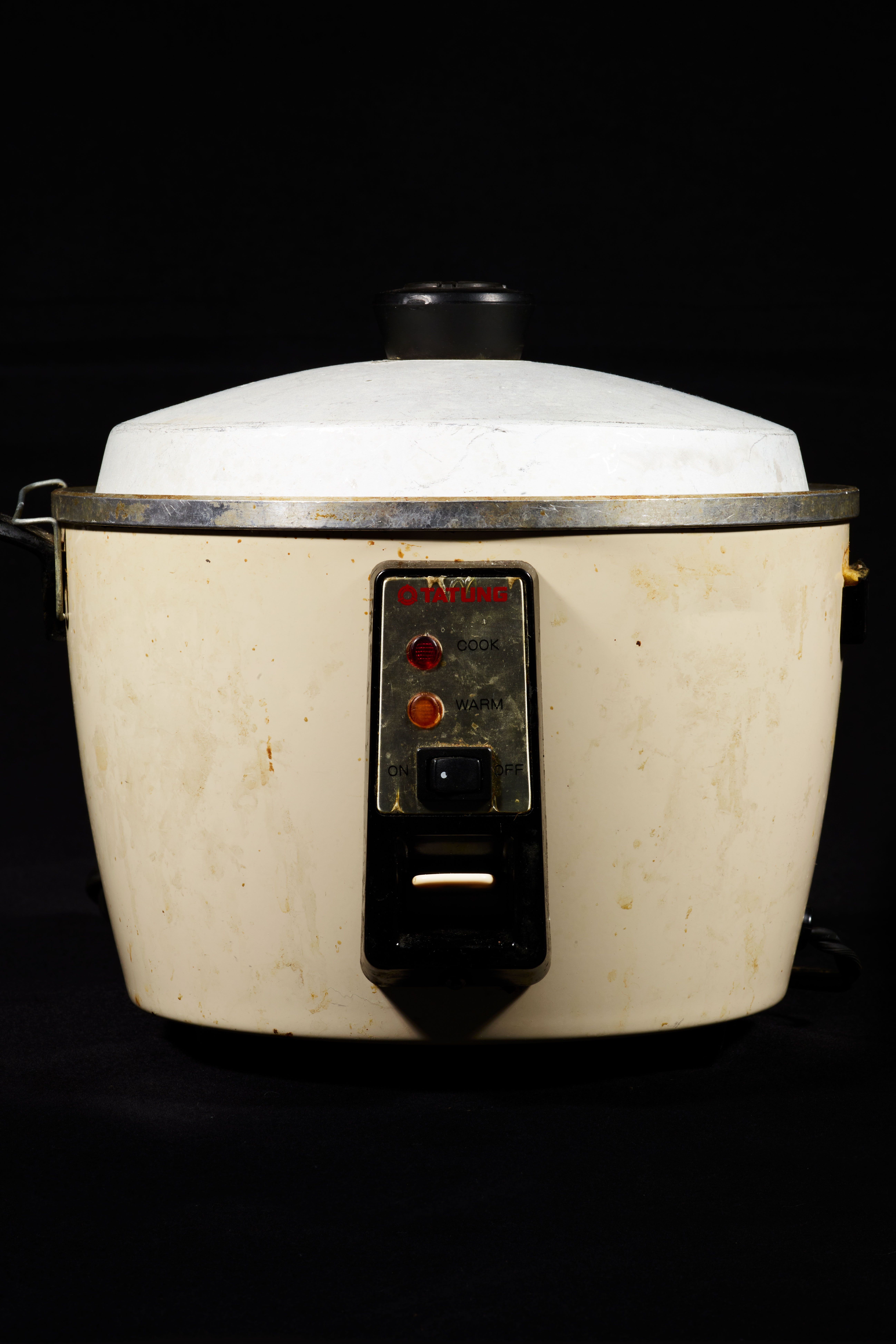 I see we're posting BIFL rice cookers. Here's my 1964 Tatung! :  r/BuyItForLife
