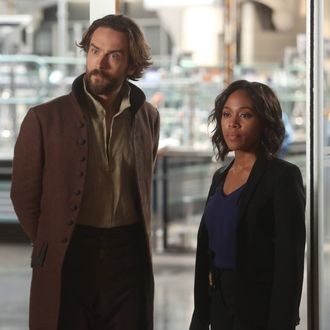 SLEEPY HOLLOW: L-R: Tom Mison and Nicole Beharie in the “Dead Men Tell No Tales