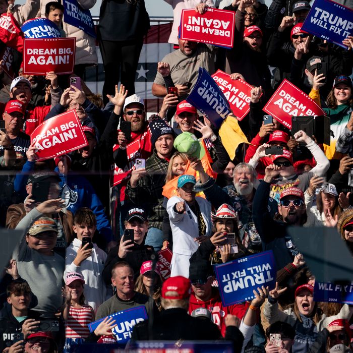 Donald Trump campaigns in Pennsylvania ahead of the US presidential election