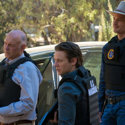 JUSTIFIED -- Where's Waldo? -- Episode 2 (Airs Tuesday, January 15, 10:00 pm e/p) -- Pictured: (L-R) Nick Searcy as Chief Deputy U.S. Marshal Art Mullen, Jacob Pitts as Deputy U.S. Marshall, Tim Gutterson, Timothy Olyphant as Deputy U.S. Marshal Raylan Givens -- CR: Prashant Gupta/FX