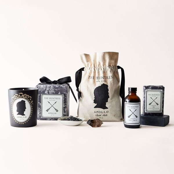 https://pyxis.nymag.com/v1/imgs/7cf/b53/0e679d32176fa44c6d37088c6f1417a9dd-the-huntress-new-york-bath-body-gift-set.rsquare.h600.jpg