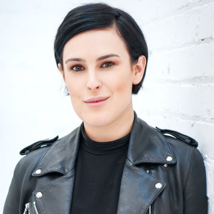 Rumer Willis Slams Vanity Fair Photographer for Photoshopping Her Jaw