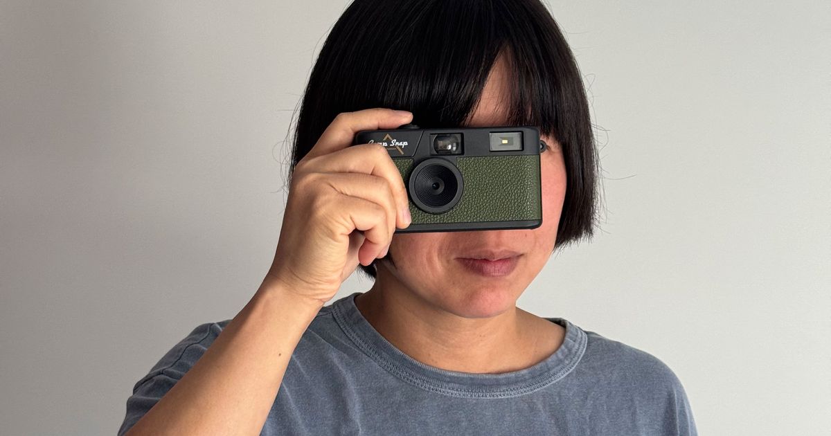This Screen-Free Digital Camera Shoots (Almost) Like Film The