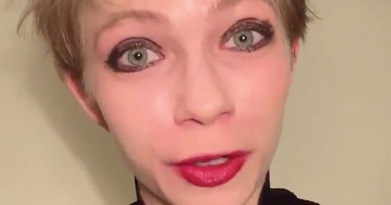 タヴィ・ゲビンソンは彼女の「ばかげた」イヴァンカ・トランプとエリザベス・ホームズの印象を説明します
