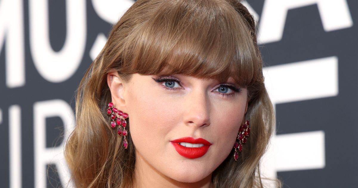 Taylor Swift Isn’t Done With Her Surprise Song Mashups