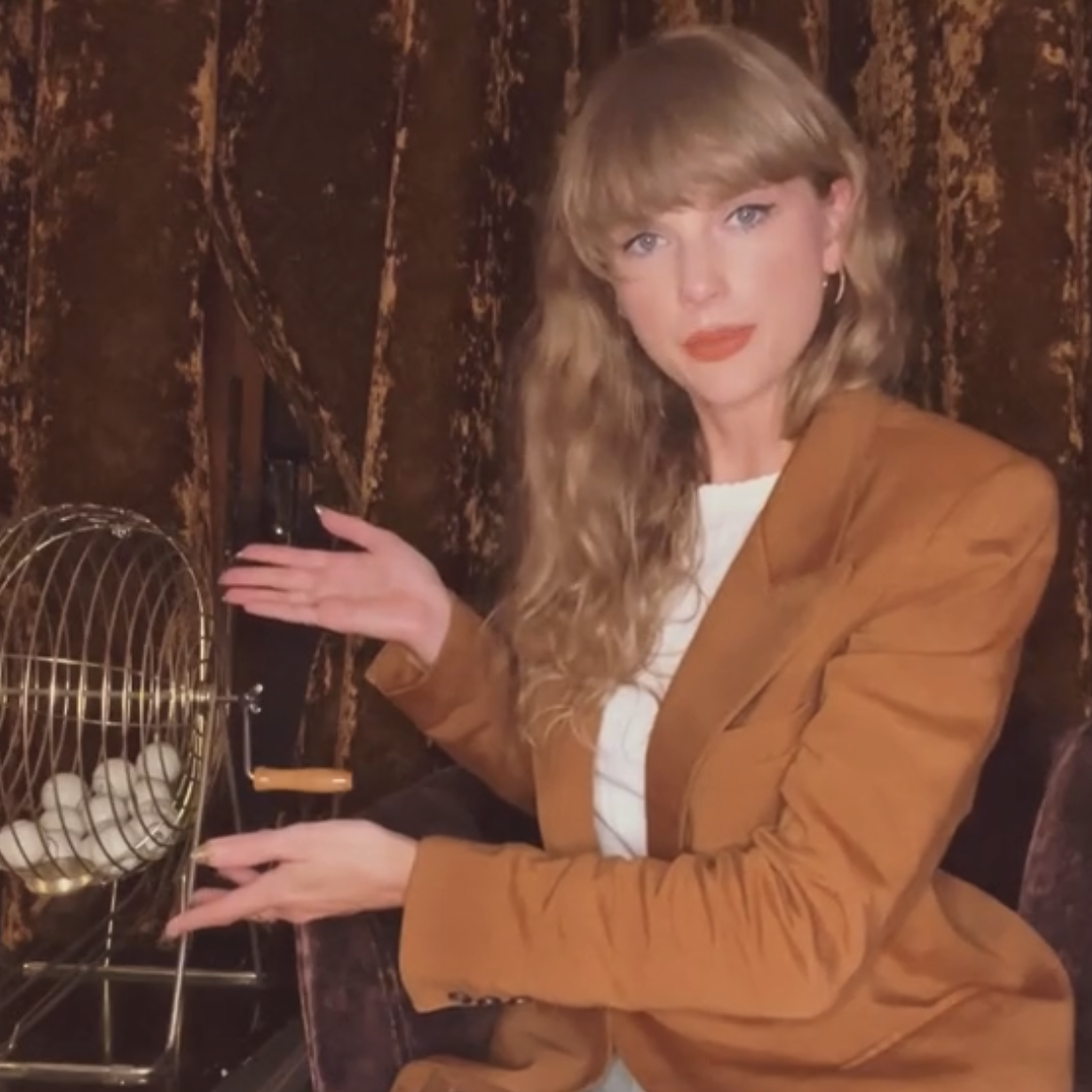 Taylor Swift's 'Midnights' Album Quick Questions: Pop Shop Podcast