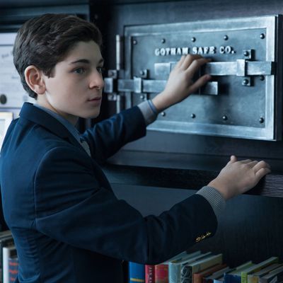 GOTHAM: Bruce (David Mazouz) discovers Sid Bunderslaw’s safe in “The Anvil or the Hammer” episode of GOTHAM airing Monday, April 27 (8:00-9:00 PM ET/PT) on FOX. ?2015 Fox Broadcasting Co. Cr: Jessica Miglio/FOX.