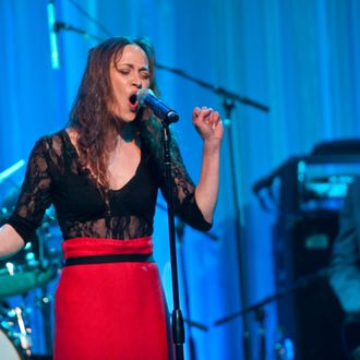 Recording artist Fiona Apple performs at the Venice Family Clinic Silver Circle Gala Honoring Judd Apatow at the Beverly Wilshire Four Seasons Hotel on February 28, 2011 in Beverly Hills, California.