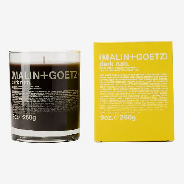Vela de ron oscuro Malin+Goetz