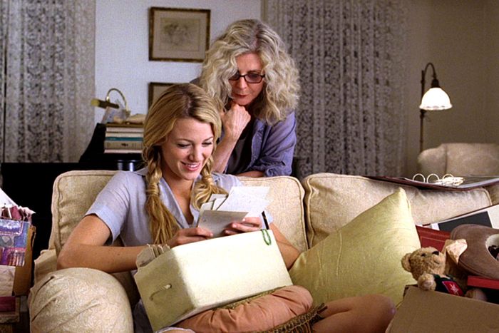 THE SISTERHOOD OF THE TRAVELING PANTS 2, from left: Blake Lively, Blythe Danner, 2008. �Warner Bros.
