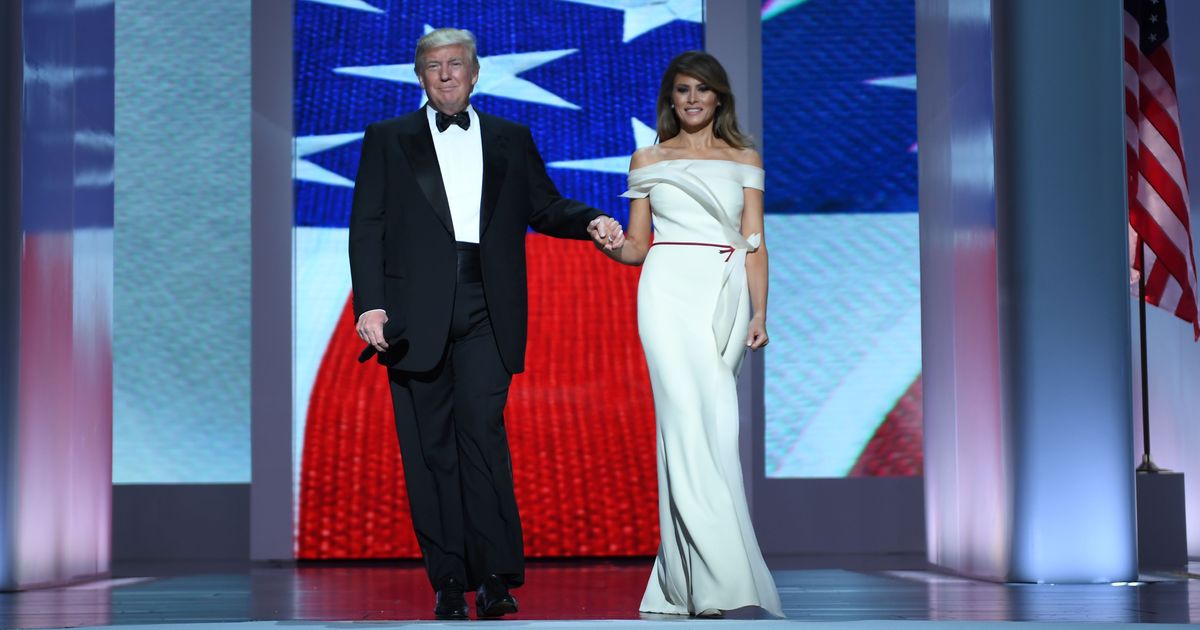 Melania Trump looks like a vision in white at Trump's inaugural ball |  Fashion News - The Indian Express